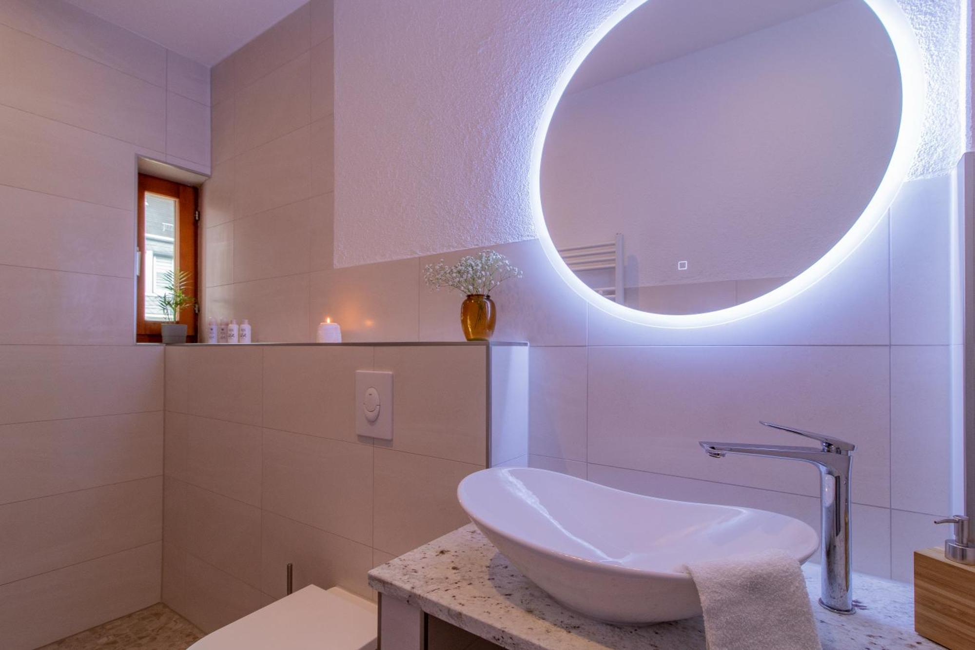 Stilvolles City-Apartment I Netflix I Wlan L Stellplatz I Zentral Шварценберг Екстер'єр фото